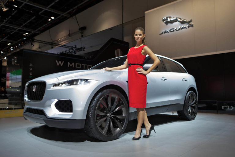 Zájezdy na autosalon v Dubaji